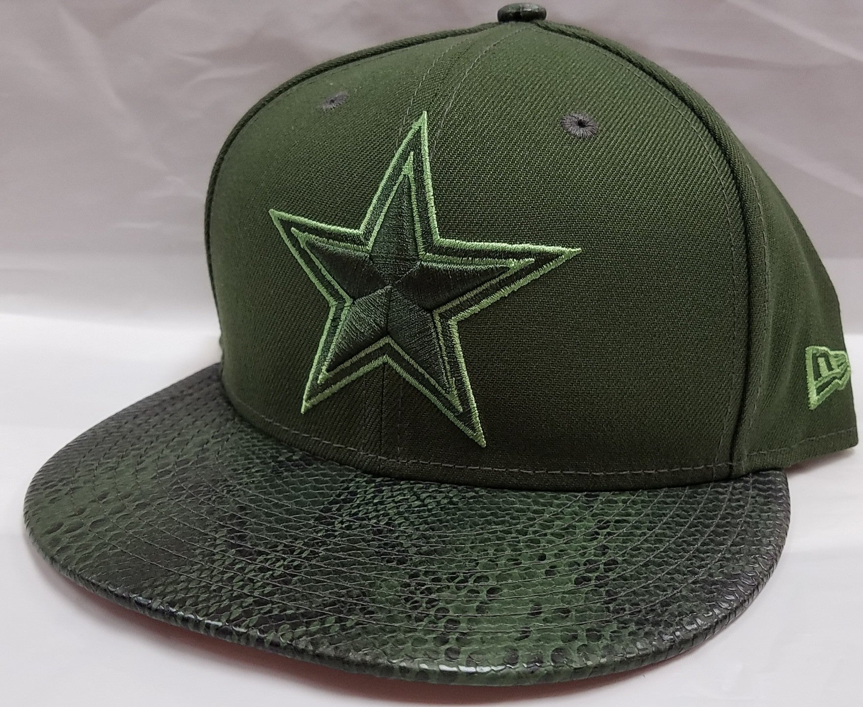 Dallas Cowboys SNAKESKIN SLEEK Black Fitted Hat by New Era